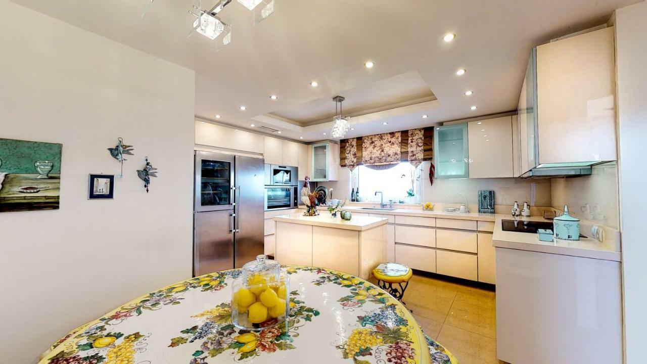 Luxury Villa Allure Dhafnes Екстер'єр фото